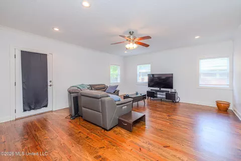 Living - 1611 Kent Ave, Jackson, MS 39211 photo 3 of 3
