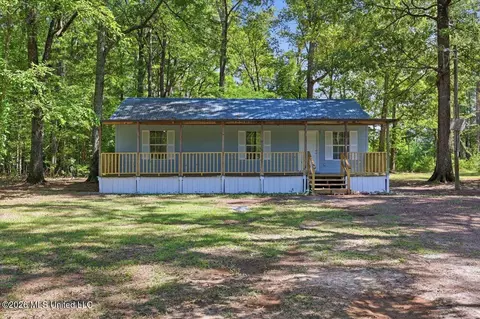 Exterior - 301 Maple St, Florence, MS 39073 photo 8 of 10