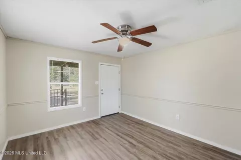 Living - 301 Maple St, Florence, MS 39073 photo 1 of 4