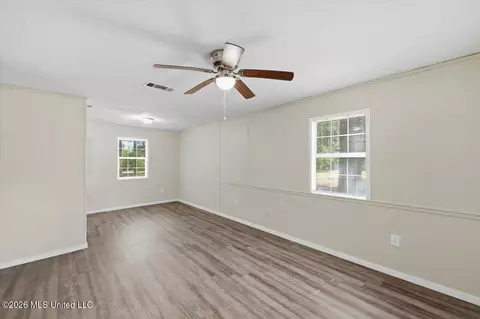 Living - 301 Maple St, Florence, MS 39073 photo 3 of 4