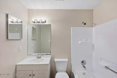 Bath - 301 Maple St, Florence, MS 39073 photo 1 of 2
