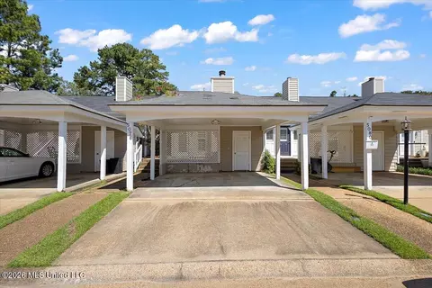 5076 Harling Pl, Jackson, MS 39211 photo 3