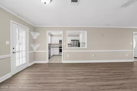 Living - 253 Heritage Dr, Madison, MS 39110 photo 3 of 3