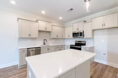 Kitchen - 2122 Legacy Ln, Hernando, MS 38632 photo 3 of 3