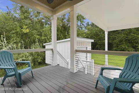 138 Lafitte Dr, Waveland, MS 39576