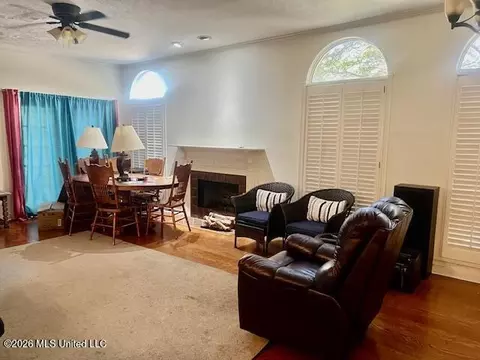 Other - 1020 Bayridge Dr, Jackson, MS 39211 photo 2 of 7