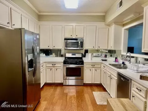 Kitchen - 1020 Bayridge Dr, Jackson, MS 39211 photo 2 of 2