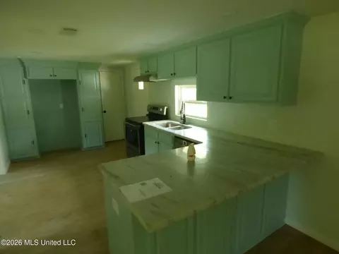 Kitchen - 1163 Enterprise Rd, Summit, MS 39666 photo 1 of 2