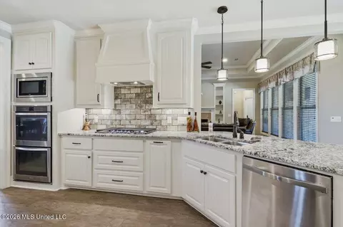 Kitchen - 2000 Florence-byram Rd, Florence, MS 39073 photo 2 of 4
