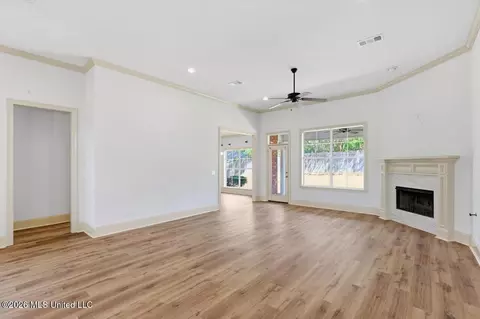 Living - 130 Savoy Park, Madison, MS 39110 photo 1 of 4