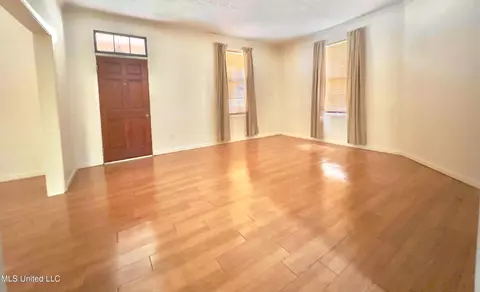 1603 Roosevelt St, Pascagoula, MS 39567