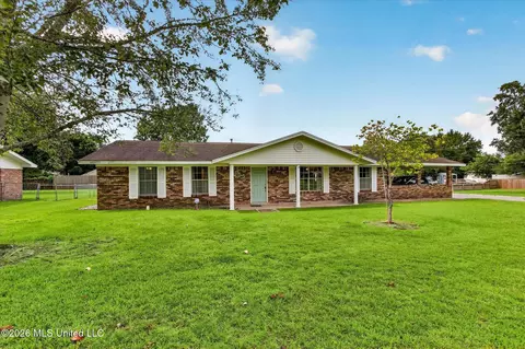 Exterior - 205 Saint Augustine Dr, Long Beach, MS 39560 photo 2 of 10