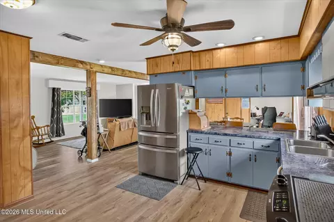 Kitchen - 205 Saint Augustine Dr, Long Beach, MS 39560 photo 4 of 7
