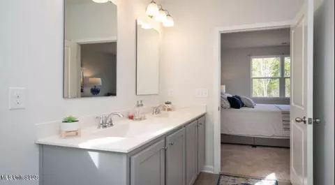 Entry Way - 89 Pine St, Byhalia, MS 38611 photo 4 of 4