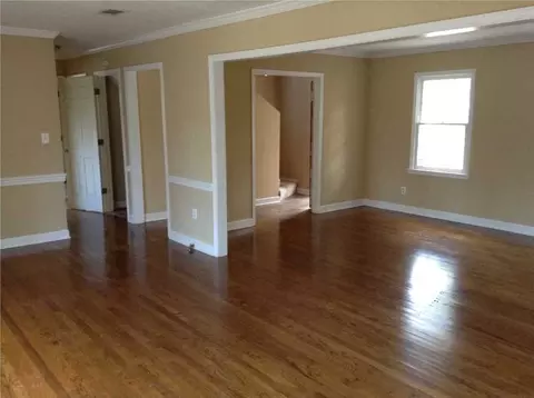 Living - 5744 Orchardview Dr, Jackson, MS 39211 photo 3 of 5