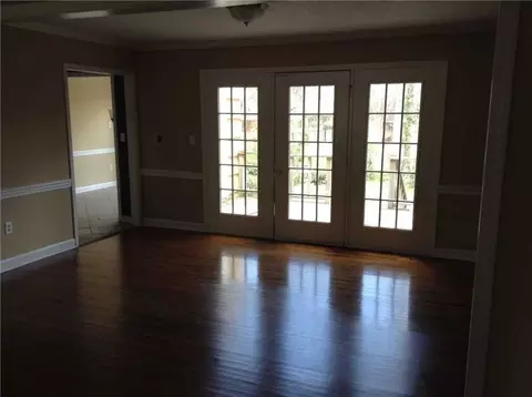 Living - 5744 Orchardview Dr, Jackson, MS 39211 photo 2 of 5