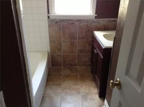 Bath - 5744 Orchardview Dr, Jackson, MS 39211 photo 1 of 4