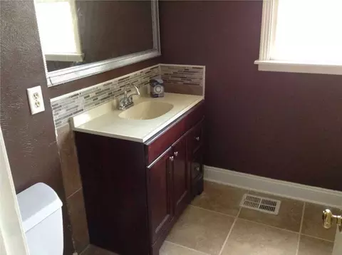 Bath - 5744 Orchardview Dr, Jackson, MS 39211 photo 3 of 4