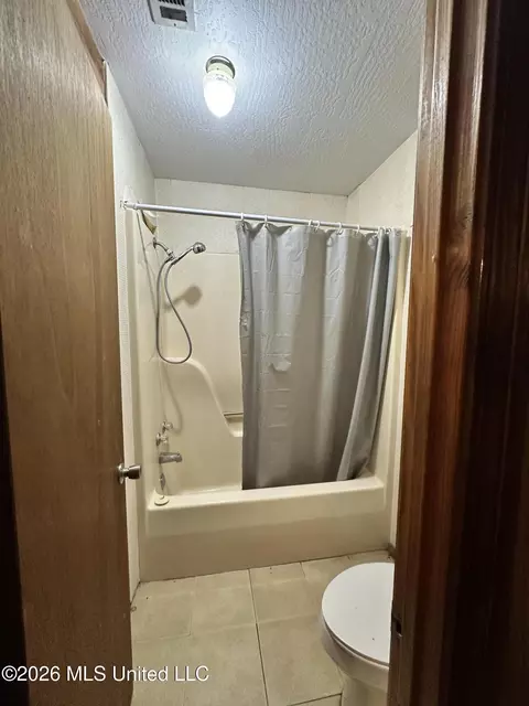 Bath - 17 Howard St, Purvis, MS 39475 photo 2 of 3