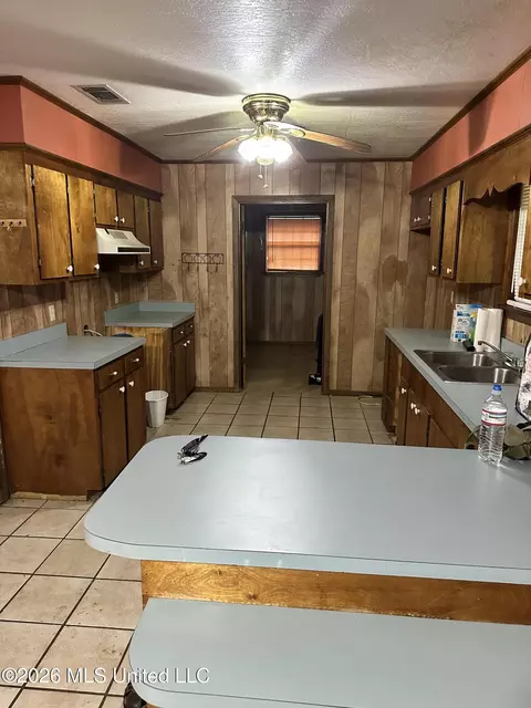 Kitchen - 17 Howard St, Purvis, MS 39475 photo 2 of 2