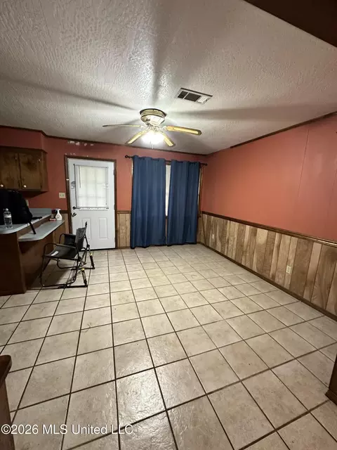Dining - 17 Howard St, Purvis, MS 39475 photo 1 of 1
