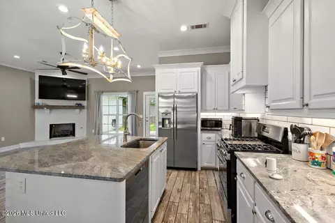 Kitchen - 164 Sweetbriar Cir, Canton, MS 39046 photo 2 of 2