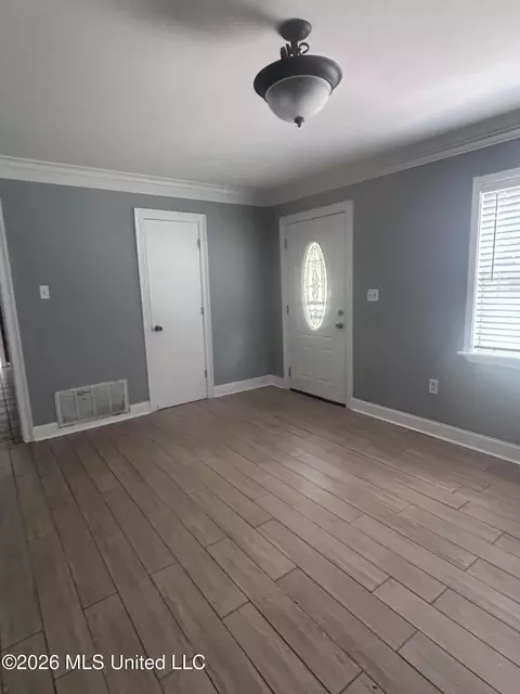 Living - 1955 Marshall Pl, Jackson, MS 39213 photo 4 of 5