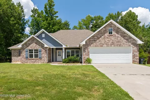 23 E Chapel Hill Blvd, Hattiesburg, MS 39402