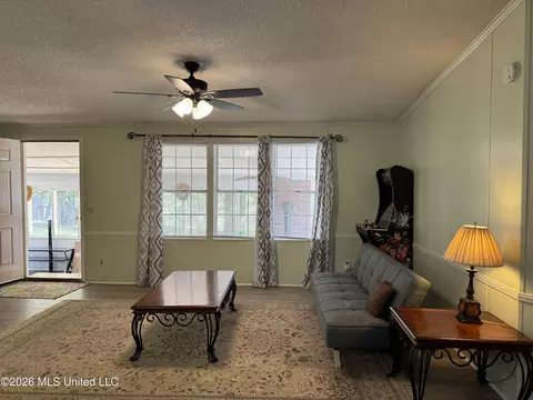 Living - 191 Bob White Ln, Pope, MS 38658 photo 2 of 3