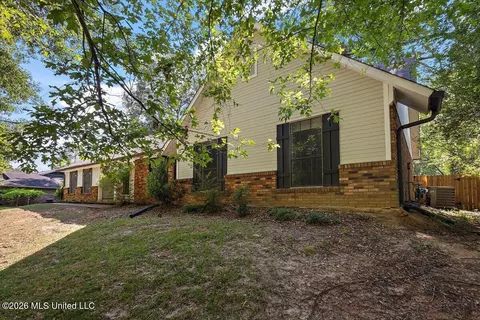 Exterior - 703 Parker Dr, Clinton, MS 39056 photo 1 of 7