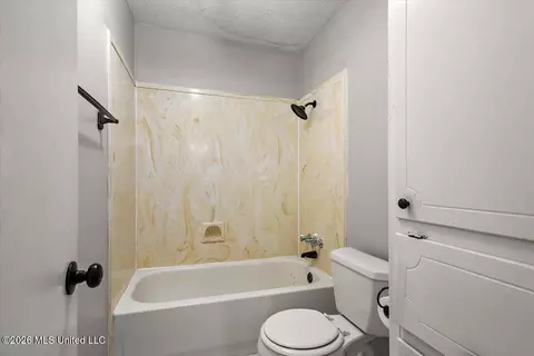 Bath - 703 Parker Dr, Clinton, MS 39056 photo 3 of 4
