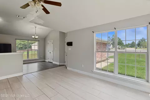 Living - 28 Marlin Ln, Mchenry, MS 39561 photo 2 of 3