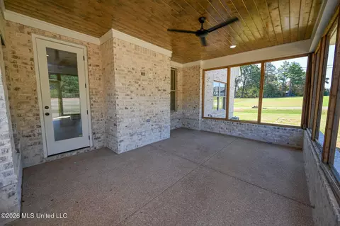 Exterior - 14160 Hidden Loop, Byhalia, MS 38611 photo 3 of 8
