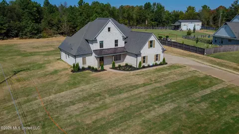 Exterior - 14160 Hidden Loop, Byhalia, MS 38611 photo 7 of 8