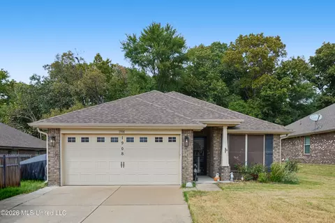 1908 Central Ridge Dr, Southaven, MS 38671