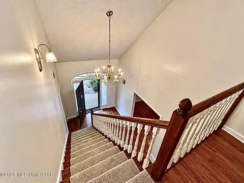 Entry Way - 8885 Cedar Crest Ln, Olive Branch, MS 38654 photo 3 of 3