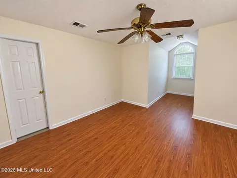 Bedroom - 8885 Cedar Crest Ln, Olive Branch, MS 38654 photo 2 of 3