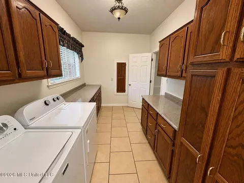 Other - 8885 Cedar Crest Ln, Olive Branch, MS 38654 photo 7 of 9