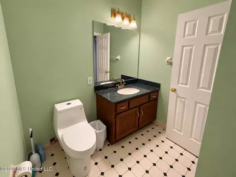 Bath - 8885 Cedar Crest Ln, Olive Branch, MS 38654 photo 1 of 6