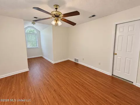 Bedroom - 8885 Cedar Crest Ln, Olive Branch, MS 38654 photo 3 of 3