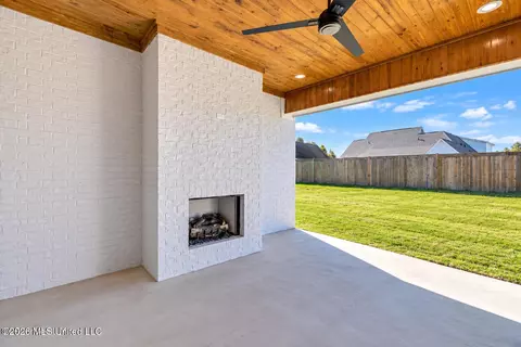 Exterior - 201 Northshore Way, Madison, MS 39110 photo 6 of 8