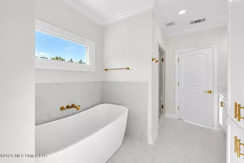 Bath - 201 Northshore Way, Madison, MS 39110 photo 3 of 6