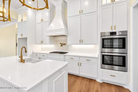 Kitchen - 201 Northshore Way, Madison, MS 39110 photo 2 of 2