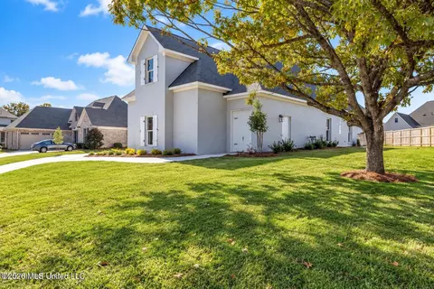 Exterior - 201 Northshore Way, Madison, MS 39110 photo 2 of 8