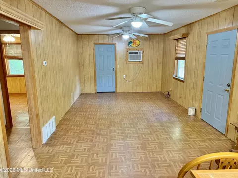Living - 8 County Road 531, Como, MS 38619 photo 1 of 1