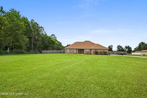 Exterior - 12231 E Pointe Dr, Picayune, MS 39466 photo 2 of 5