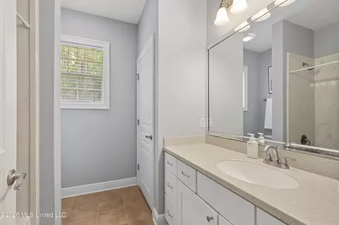 Bath - 12231 E Pointe Dr, Picayune, MS 39466 photo 3 of 4