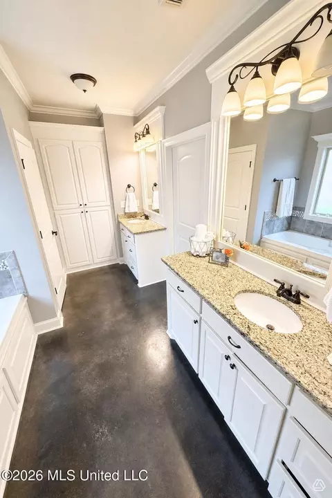 Bath - 405 Copper Ridge Dr, Florence, MS 39073 photo 1 of 5