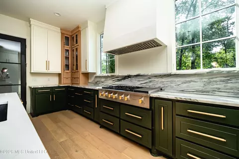 Kitchen - 104 Langdon Bnd, Madison, MS 39110 photo 3 of 6
