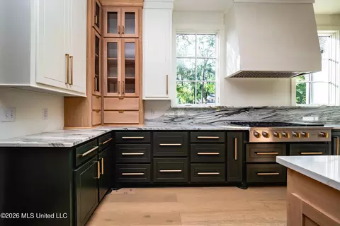 Kitchen - 104 Langdon Bnd, Madison, MS 39110 photo 5 of 6